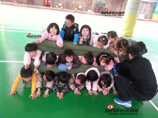 长沙幼儿叠罗汉事件调查:家长称游戏无问题-国