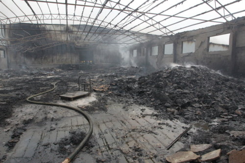 吉林德惠火灾遇难者家属:为什么车间门被反锁