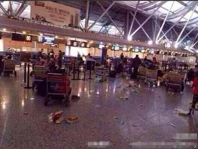 郑州机场因航班延误被打砸现场-国内新闻-老友