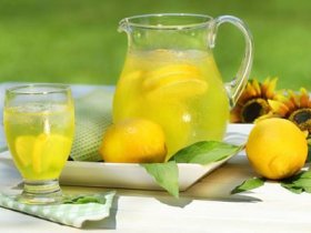 夏日柠檬片泡水喝的六大功效