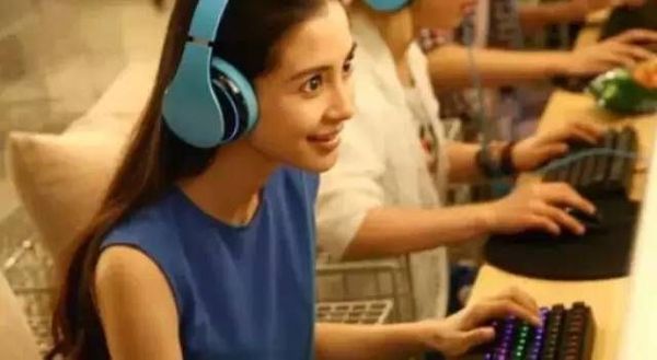 想知道南宁最火的电竞团队长啥样吗?来网络迎