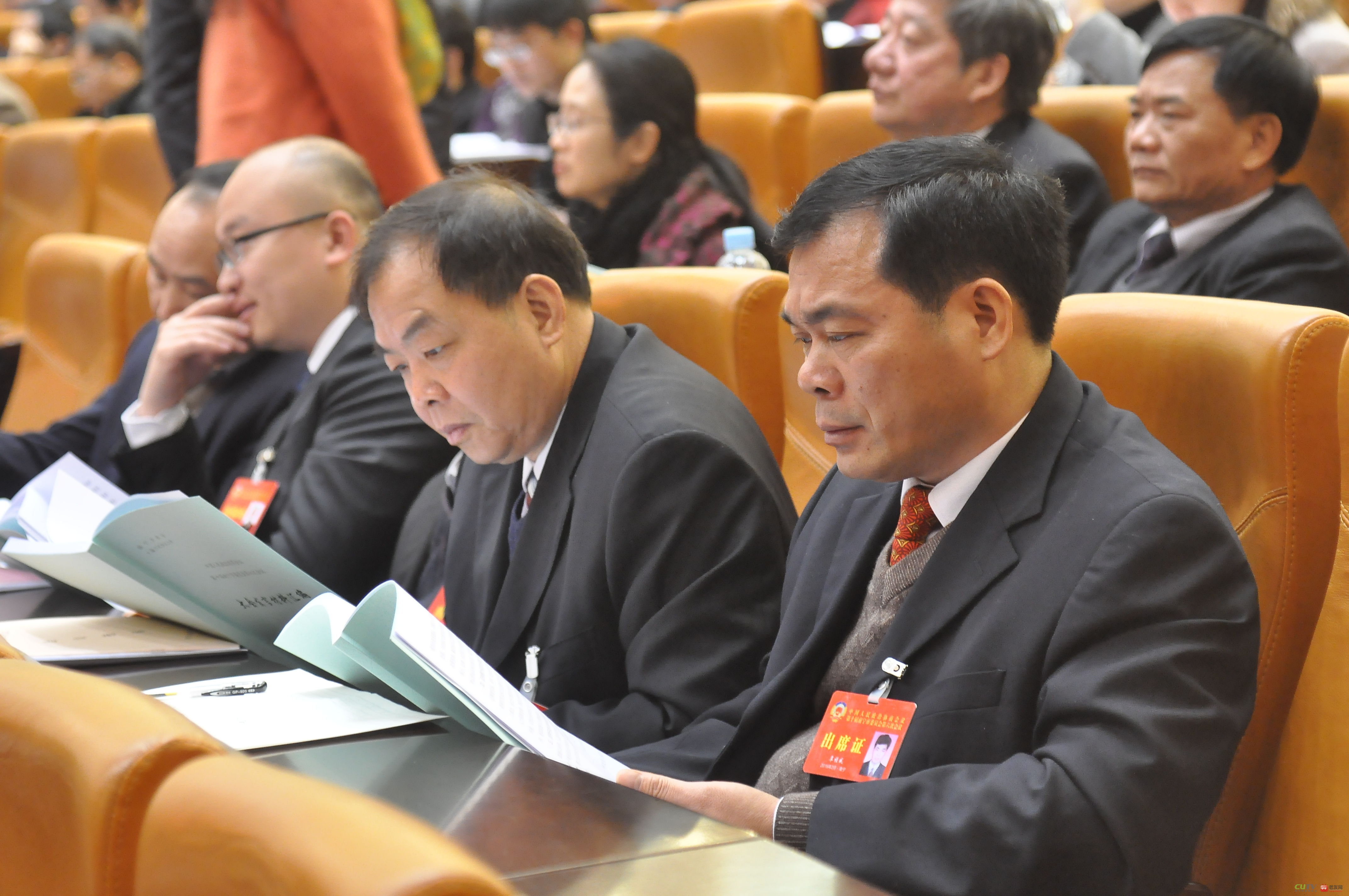 南宁市政协委员认真履行神圣职责-2016南宁两