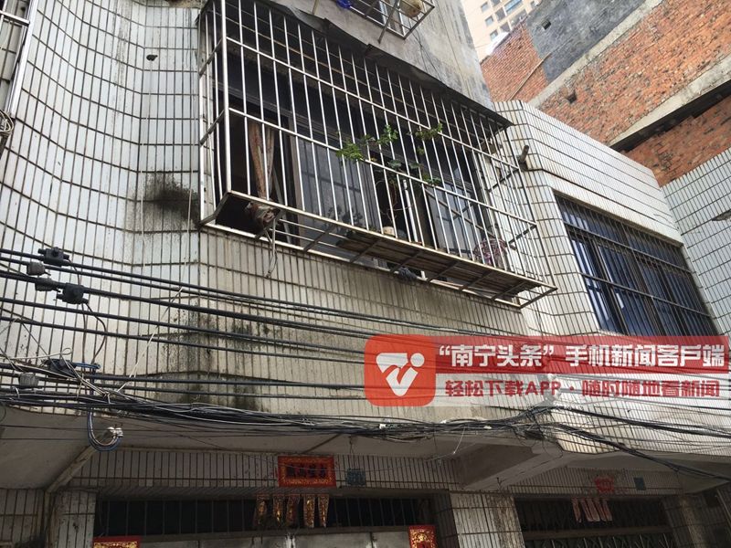 南宁一自建房起火致3人死亡 疑因电动车充电引