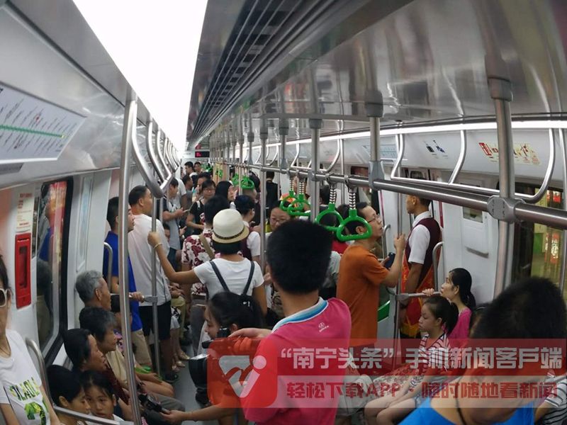 今晨南宁地铁1号线万象城站列车故障 -南宁头