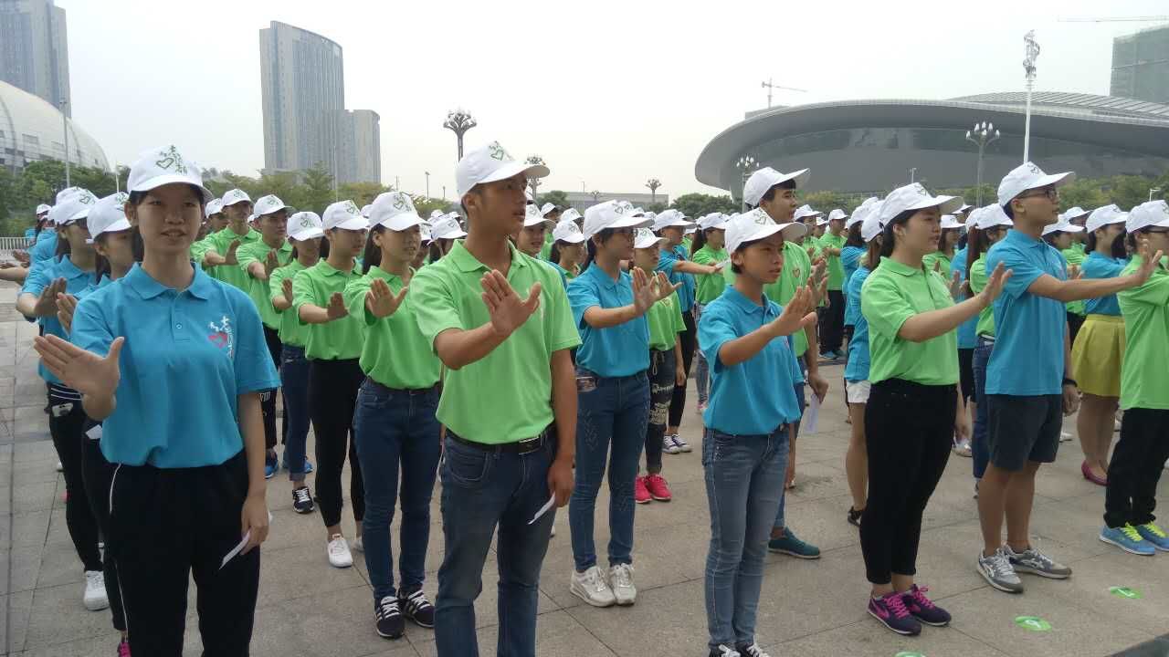 南宁市服务两会及民歌节800多名志愿者今日