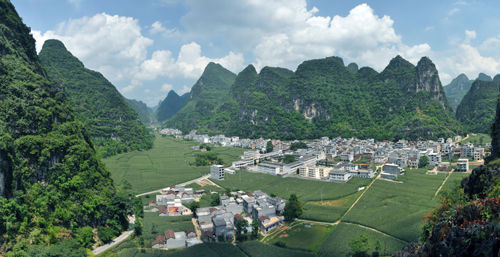 文人墨客观光胜地:永州镇感干题诗岩石刻-美在马山