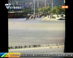 杭州市一餐馆发生燃爆事故 夜班记者直击现场 杭州市一餐馆发生燃爆事故 夜班记者直击现场