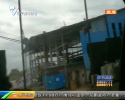 小貨車“螞蟻搬家”運凍肉 倉庫附近路段多人望風 小貨車“螞蟻搬家”運凍肉 倉庫附近路段多人望風