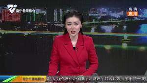 高速上突然爆胎 小轿车失控撞护栏 高速上突然爆胎 小轿车失控撞护栏