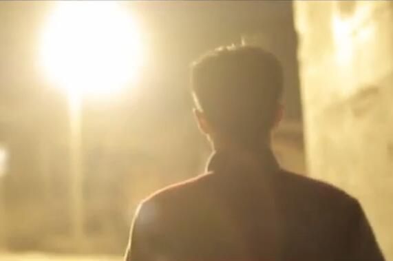 微光：迷失在城市的青年