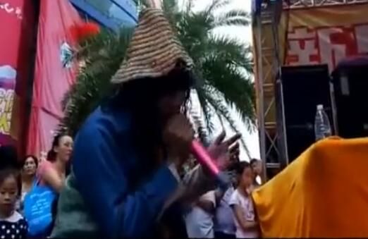 南寧乞丐唱得比周董還動聽