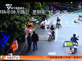 电动三轮车撞人 肇事“司机”才2岁