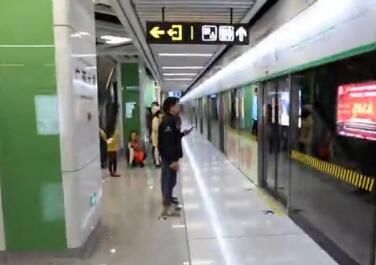 坐地鐵從西大去萬象