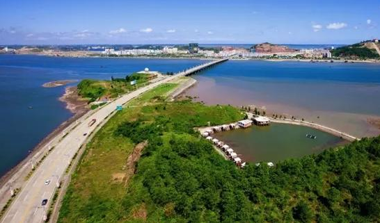 防城港：实施“七大措施” 带旺边境旅游