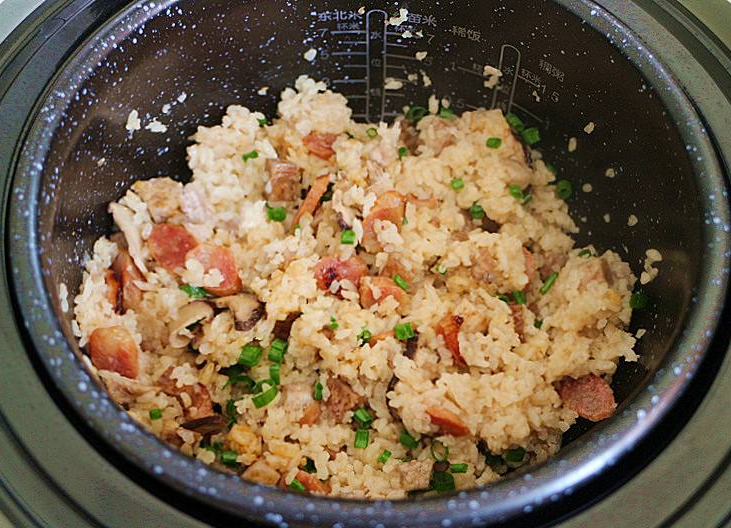 電飯煲燜出的美味——芋頭燜飯  