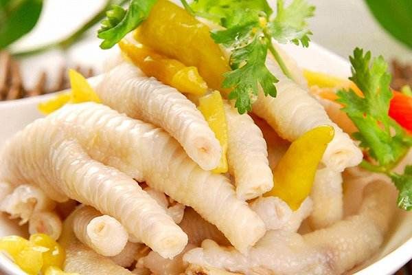 踏青必備小吃——泡椒鳳爪