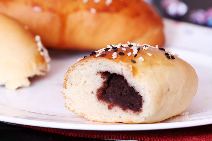 烘焙達(dá)人教您在家制作豆沙面包