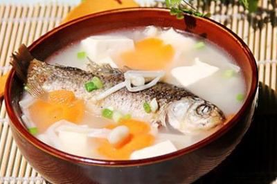 秋季養生湯——鯽魚豆腐湯