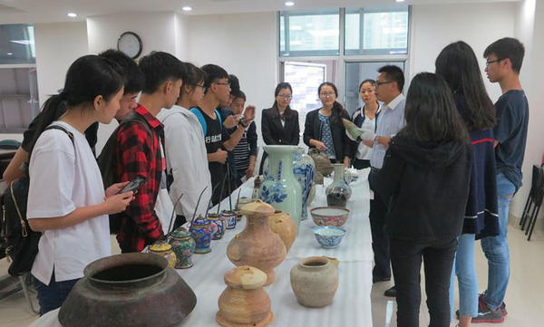 把防城港深厚丰富的边海文化展现给世界