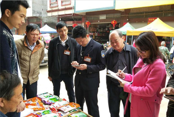 防城港：联合检查港口区春种农资市场
