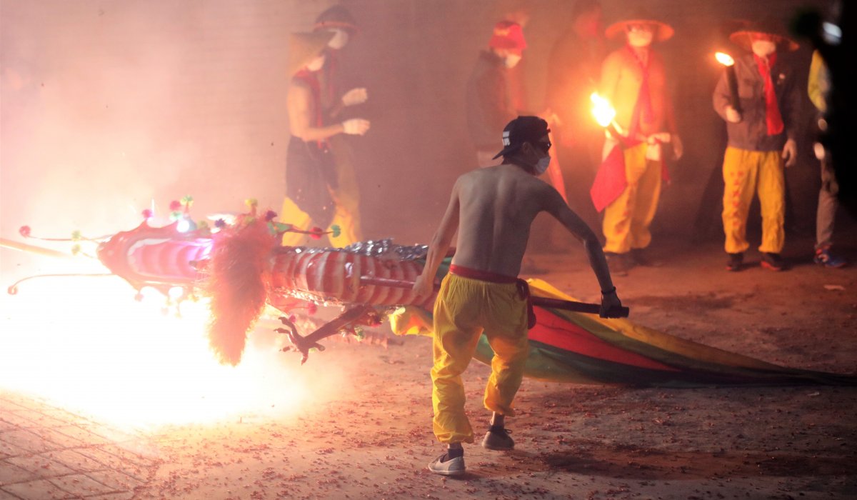 探访“炮龙之乡” 感受“东方狂欢节”魅力