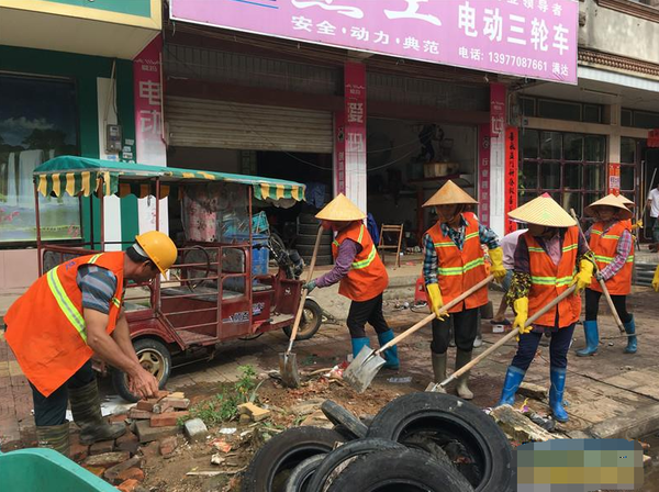 企沙镇全民参与大扫除迎接开海节