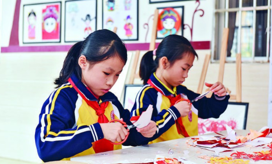 玉林兴业：“戏曲进校园”全覆盖