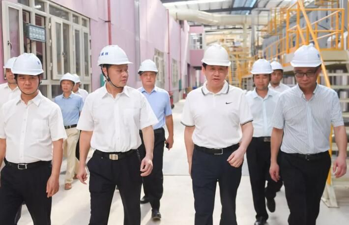 王小东深入横县开展“不忘初心、牢记使命”主题教育调研