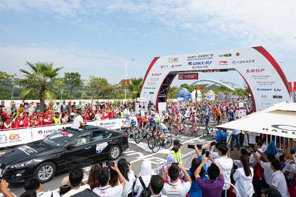 2019年“世巡赛·环广西”南宁绕圈赛上演速度与激情！