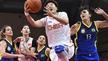 军运会中国女篮战胜巴西队取得五连胜