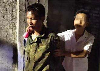 點(diǎn)贊！南寧一保安哥勇抓竊賊，傳遞正能量！