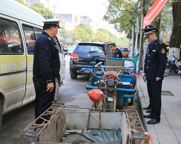 防城港市公安局开展联合整治行动