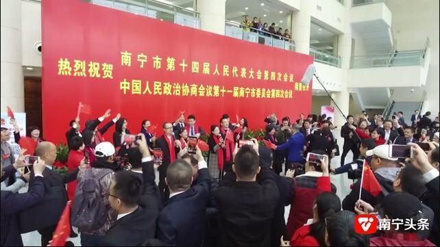 当两会遇上快闪 一曲《我和我的祖国》唱出最真爱国情