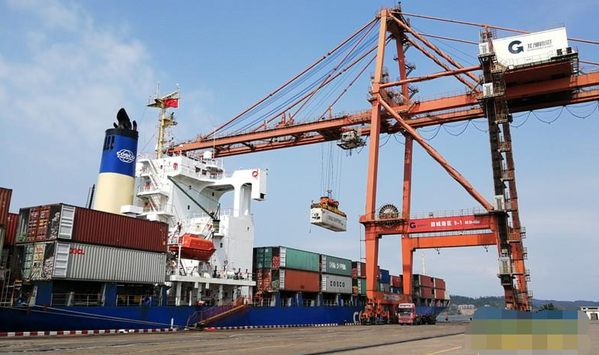 2019年首批东南亚水果抵达防城港口岸