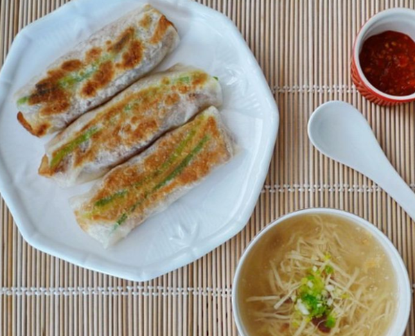 杭州特色传统小吃：葱包桧儿