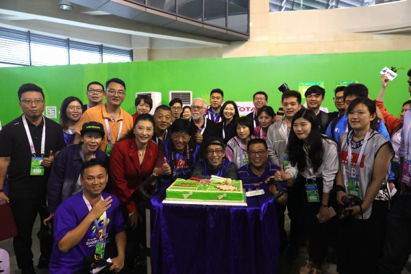 苏迪曼杯中特别的“生日party”