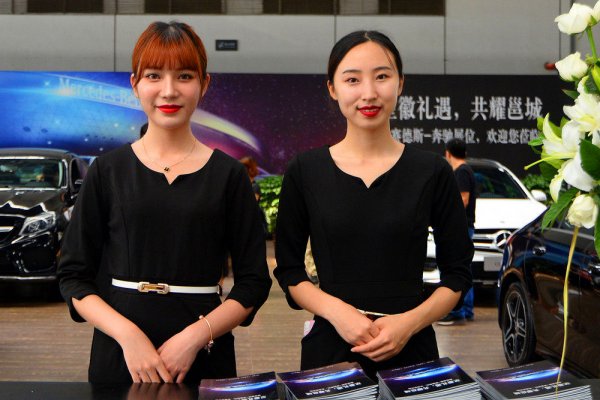 第八屆南寧國際車展上的“代顏者”們