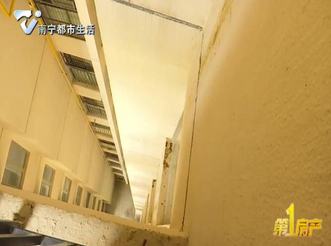 厨余垃圾从天而降 小区居民心慌慌