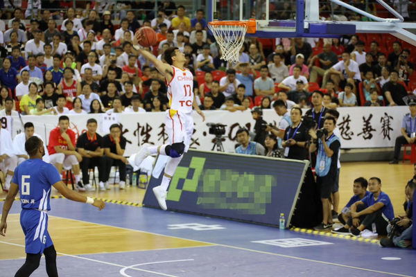 姚基金慈善赛，超燃扣篮燃爆南宁人.....