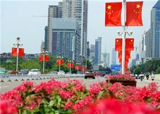 南宁人的硬核表白：五星红旗，你是我的骄傲！