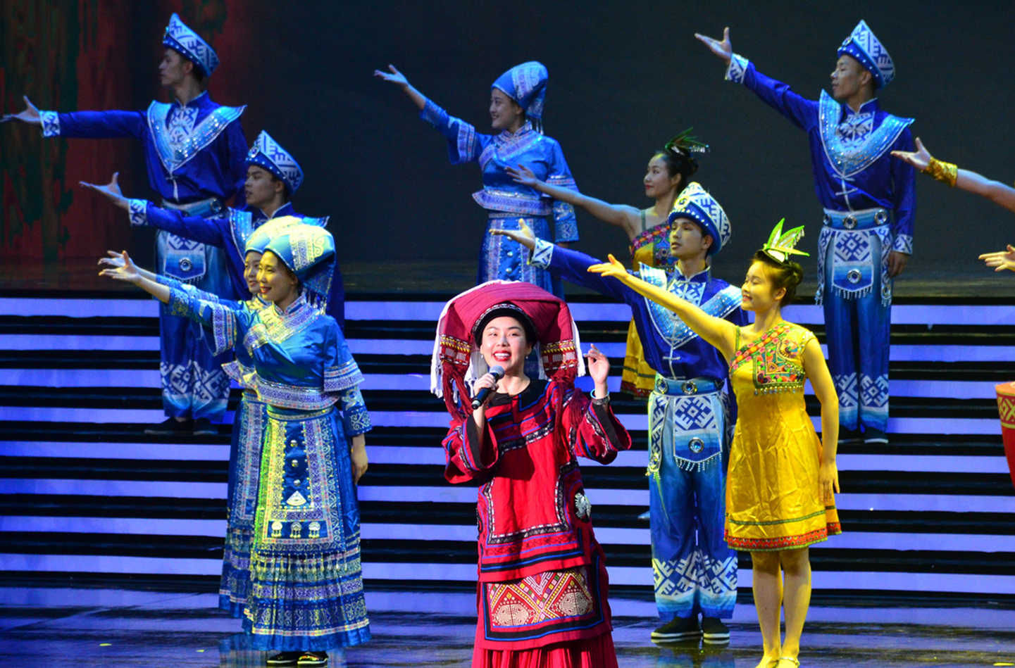 一起唱響對(duì)祖國(guó)的愛