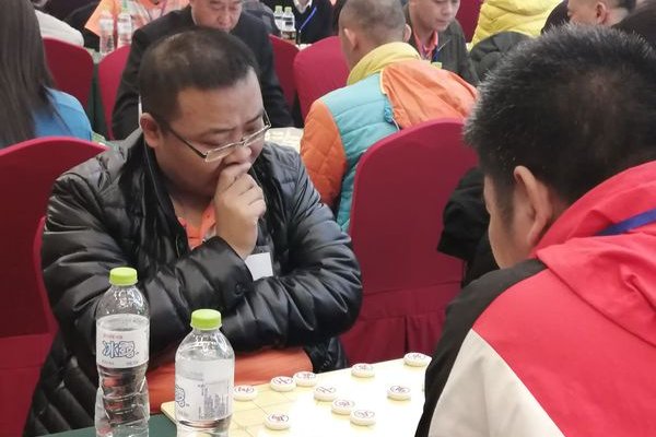 第15届中国-东盟棋牌国际邀请赛：你们认真下棋的样子真帅！