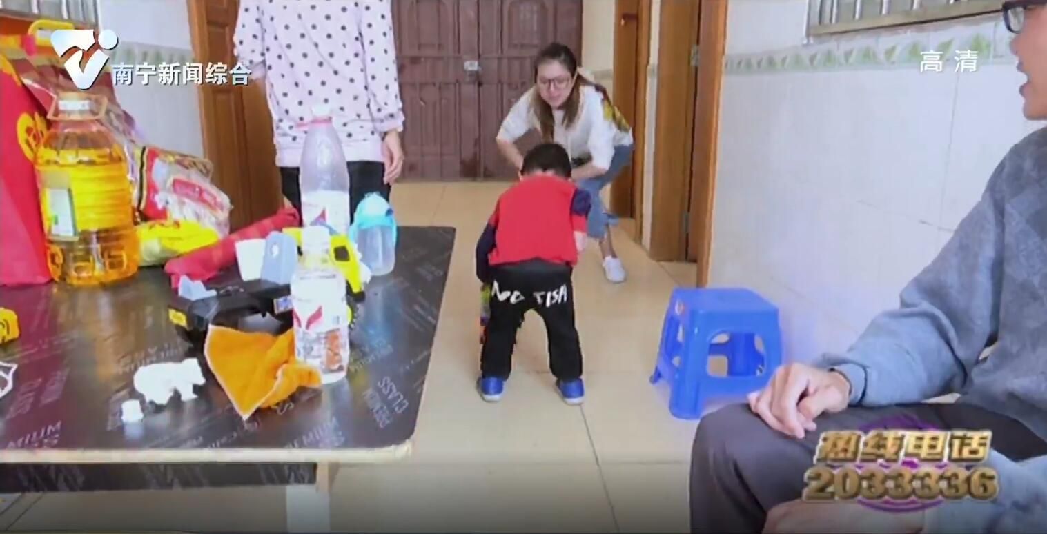 《金牌帮女郎》新春送温暖 “烧伤男孩”再遇困境 期盼您的爱心助力