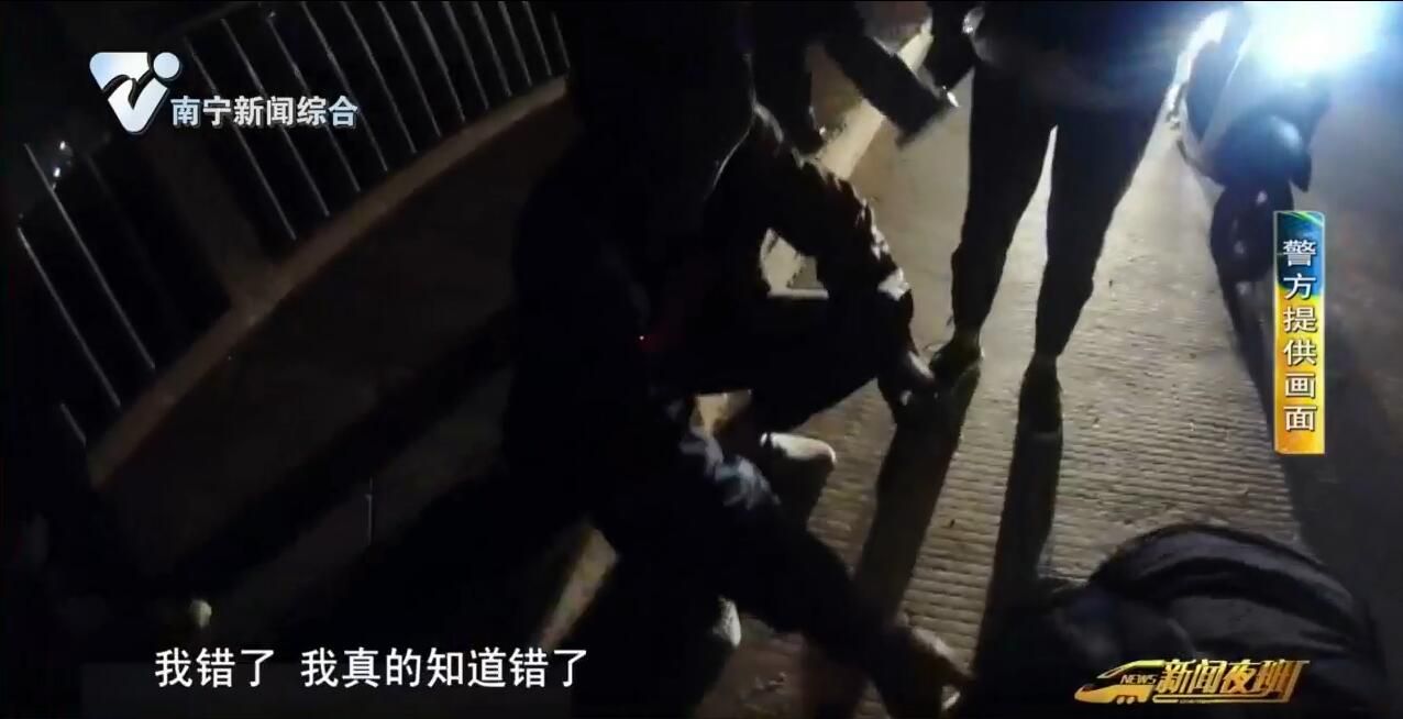 女子欲跳橋輕生 警民接力勸阻救助