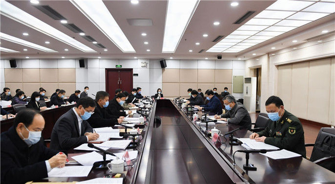 王小东主持召开市委常委会暨市扶贫开发领导小组会议