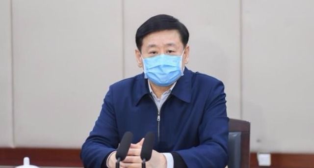 市委常委会扩大会议暨市疫情防控工作领导小组会议 王小东主持并讲话