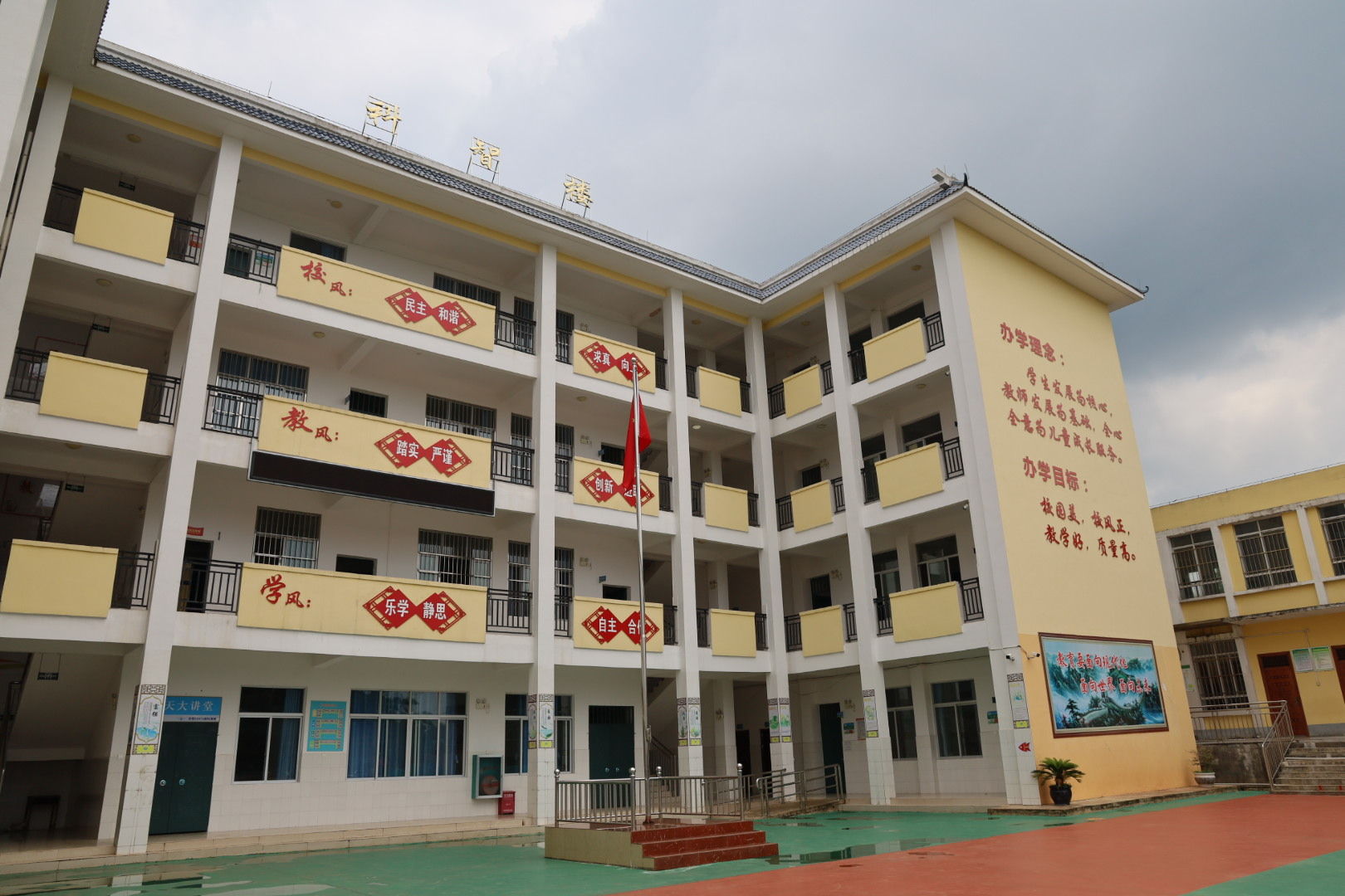 千名记者一线行丨邕宁区那楼镇人民愉悦的容颜，是脱贫的幸福答卷