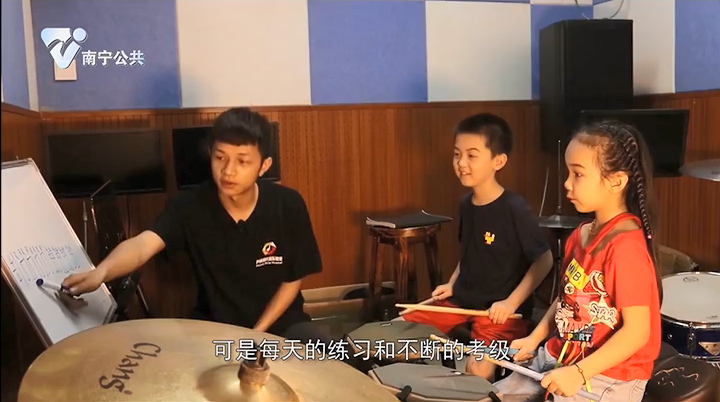 非“童”凡响个人成长主题片——黄曦