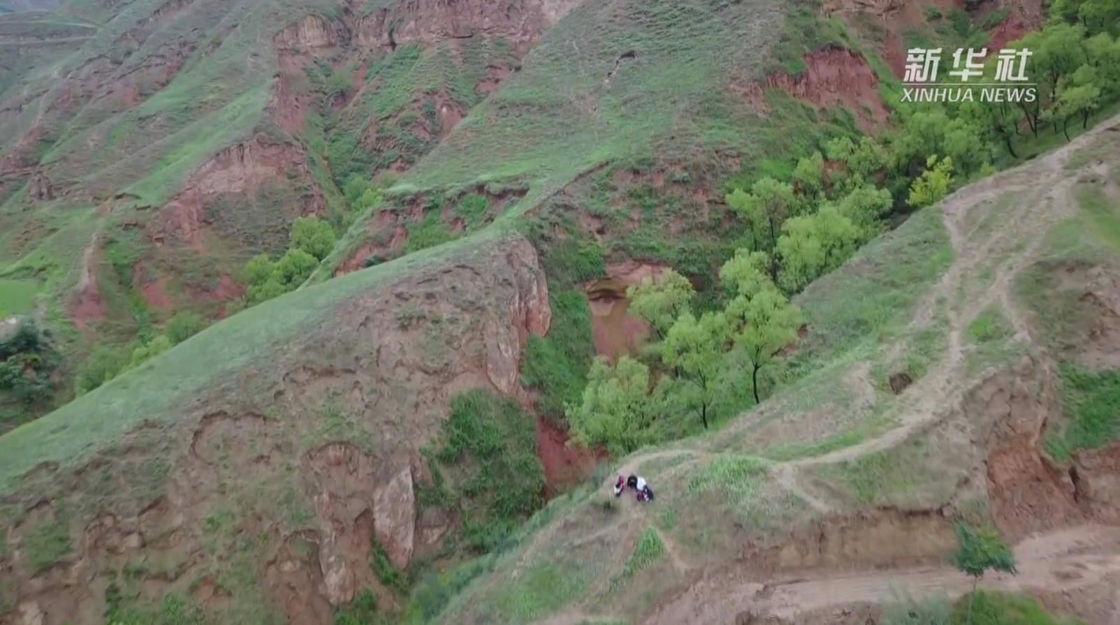 《中国减贫奇迹》 阻断穷根