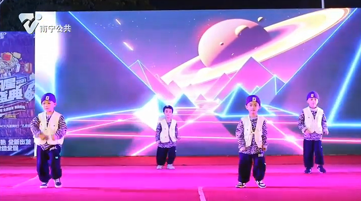 【校园新闻】凡星舞社举办舞蹈汇演